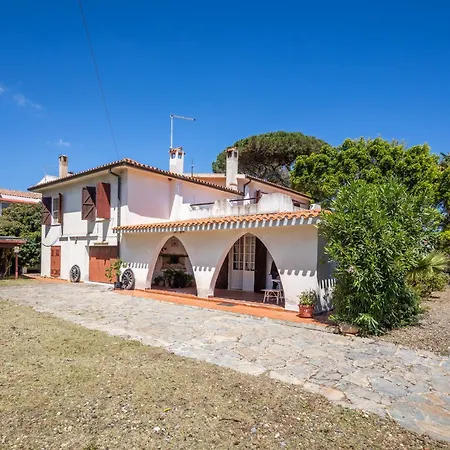 Villa Guesthost - Lovely Sea View With Parking