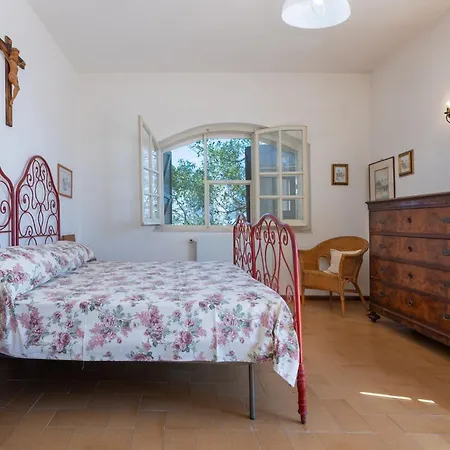 Guesthost - Lovely Sea View With Parking Villa