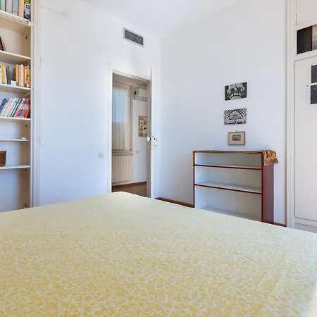 Villa Guesthost - Lovely Sea View With Parking *